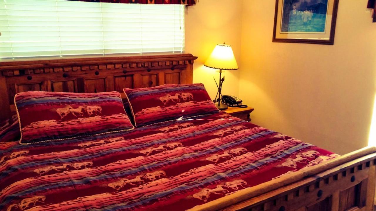 Flying L Ranch Resort & Golf Course Bandera Room photo